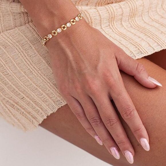 Tennis Bracelet, Tennis Link Chain Round CZ Simulated Diamond Stones Bracelet - Picture 2 of 5